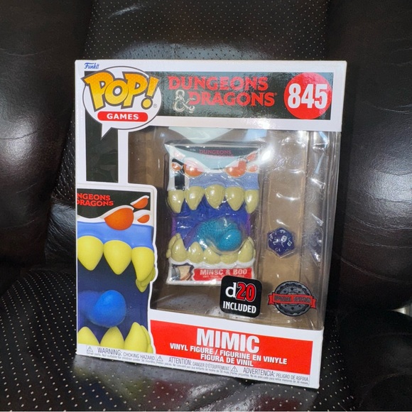 Gamestop Exclusive Funko POP! and Die: Dungeons and Dragons Mimic 6-inch D20 - Picture 2 of 9